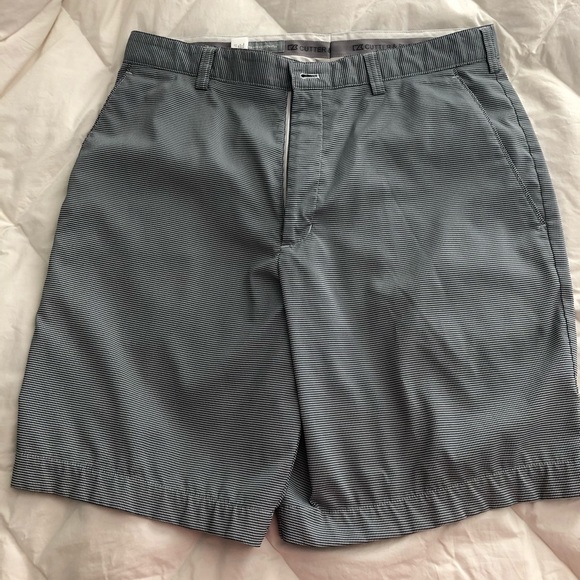 Cutter & Buck Shorts - Picture 1 of 4